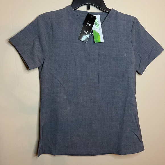 Cuddl Duds V-Neck XSP Scrub Top in Gray - Picture 1 of 7